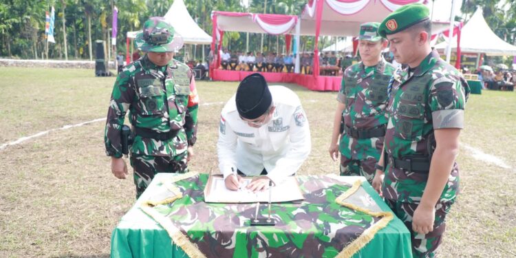 TMMD ke-124 Sukses di Bram Itam, Bupati Anwar Sadat Apresiasi Kolaborasi TNI dan Warga