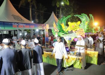 Malam Takbiran Spektakuler di Kuala Tungkal: Anwar Sadat Resmi Buka Festival Idul Adha 2025