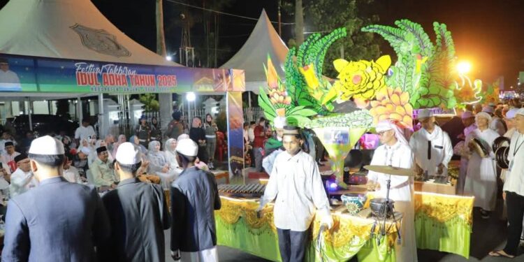 Malam Takbiran Spektakuler di Kuala Tungkal: Anwar Sadat Resmi Buka Festival Idul Adha 2025