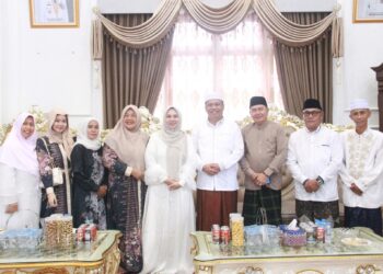 Suasana Akrab dan Penuh Kebersamaan Warnai Open House Idul Adha Wabup Tanjab Barat