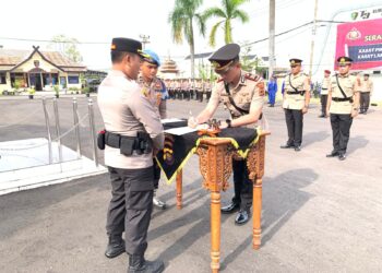 Sertijab Kasat Lantas dan Kasat Polairud Polres Tanjab Barat, Kapolres Harap Tingkatkan Pelayanan