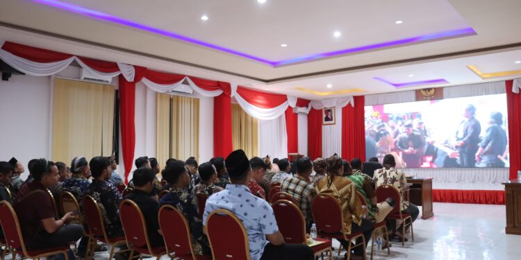 Lestarikan Budaya, Polres Tanjab Barat Gelar Nobar Wayang Kulit di Hari Bhayangkara ke-79