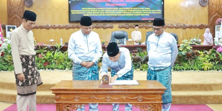 Paripurna Ke-IV DPRD Tanjab Barat: RPJMD 2025-2029 Resmi Disetujui, Visi “BERKAH MADANI” Jadi Panduan