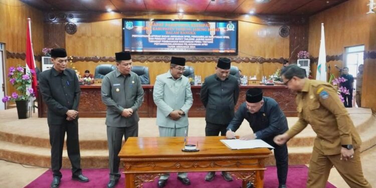 DPRD Tanjab Barat Gelar Paripurna Keempat, Sampaikan Laporan Banggar dan Pendapat Akhir Bupati Atas Pertanggungjawaban APBD 2024