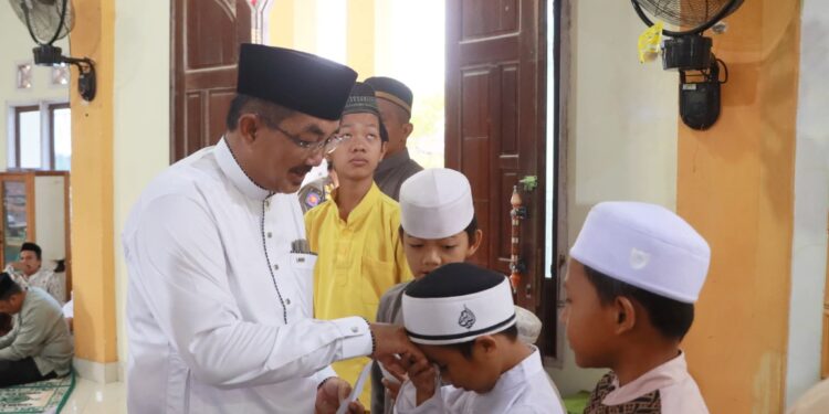 Safari Subuh di Masjid Jamalia, Bupati Anwar Sadat Ajak Masyarakat Aktif Jaga Lingkungan