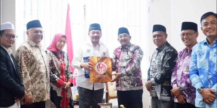 Silaturahmi ke BAZNAS Pusat, Bupati Anwar Sadat Bahas Kolaborasi Program Sosial di Tanjab Barat