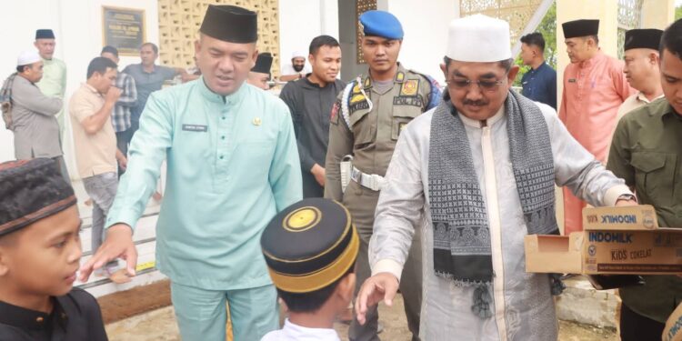 Berbaur dengan Jamaah, Bupati Anwar Sadat Sampaikan Pesan Hijrah di Awal Tahun 2026