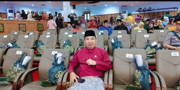 Ketua DPRD Tanjab Barat Hadiri Rapat Paripurna HUT ke-69 Provinsi Jambi di DPRD Provinsi