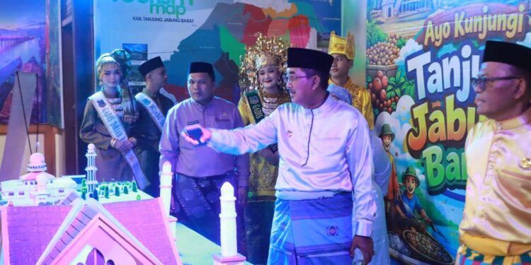 Meriah! Bupati Anwar Sadat Hadiri Launching “Jambi Elok Nian” di Taman Mini Melayu Jambi
