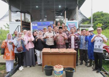 Bupati Tanjab Barat Dorong Kemandirian Peternak, Berkah Madani Farm Siap Jadi Percontohan