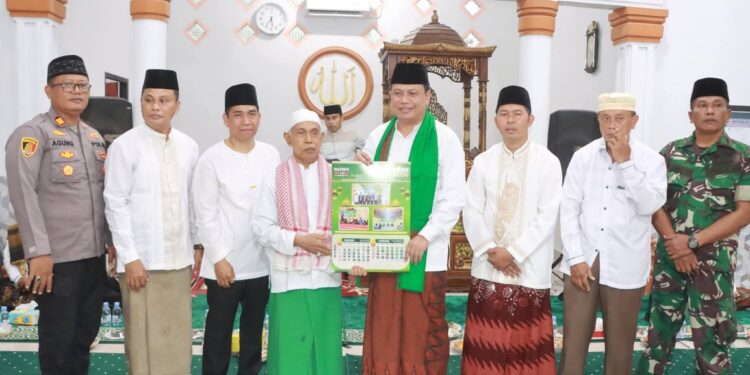 Safari Ramadan di Rantau Badak Lamo, Katamso Serahkan Bantuan untuk Yatim, Lansia, dan Dhuafa