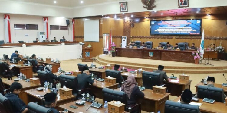 Bupati Anwar Sadat Hadiri Paripurna, DPRD Kupas Tuntas LKPJ 2025