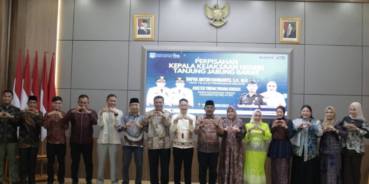Momen Perpisahan Kajari, Ketua DPRD Tanjab Barat Tegaskan Komitmen Tata Kelola Pemerintahan
