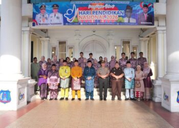 Katamso Pimpin Upacara Hardiknas, Pendidikan Bermutu Jadi Prioritas Tanjab Barat