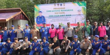 Peduli Lingkungan Laut, Ditpolairud Polda Jambi dan Polres Tanjab Barat Gelar Bakti Lingkungan