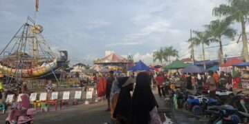 PKL-UM Tanjab Barat Gelar Pasar Malam, Ajak Pelajar Belajar Wirausaha