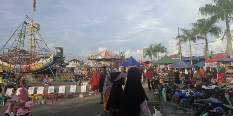 PKL-UM Tanjab Barat Gelar Pasar Malam, Ajak Pelajar Belajar Wirausaha