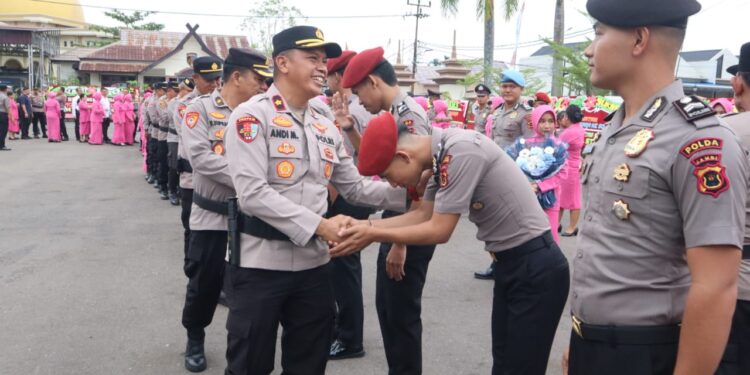 Kenaikan Pangkat 52 Anggota Polres Tanjab Barat Jadi Momentum Perkuat Polri Presisi