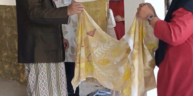 Kunjungi UMKM Ecoprint Kuala Dasal, Bupati Anwar Sadat Dorong Produk Lokal Tembus Pasar Lebih Luas
